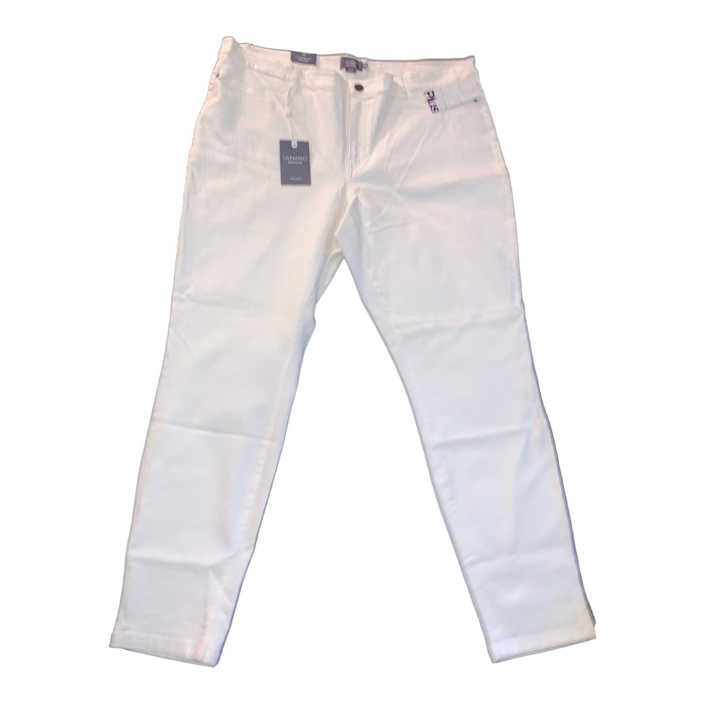 NWT JUNAROSE JR Queen Slim Snow White Stretch Denim Jeans PLUS 22